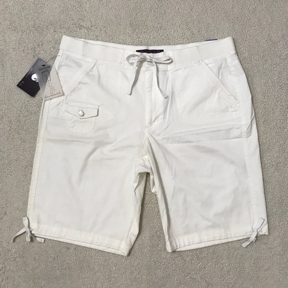 Gloria Vanderbilt Pants - Gloria Vanderbilt Bermuda Shorts Ivory White Size 18